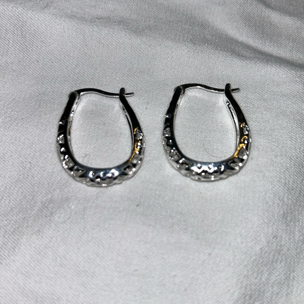 NWT Puffed silver tone hoops 1 1/2” drop